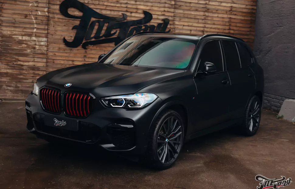 Забронировали матовый BMW X5 прозрачным сатиновым полиуретаном!